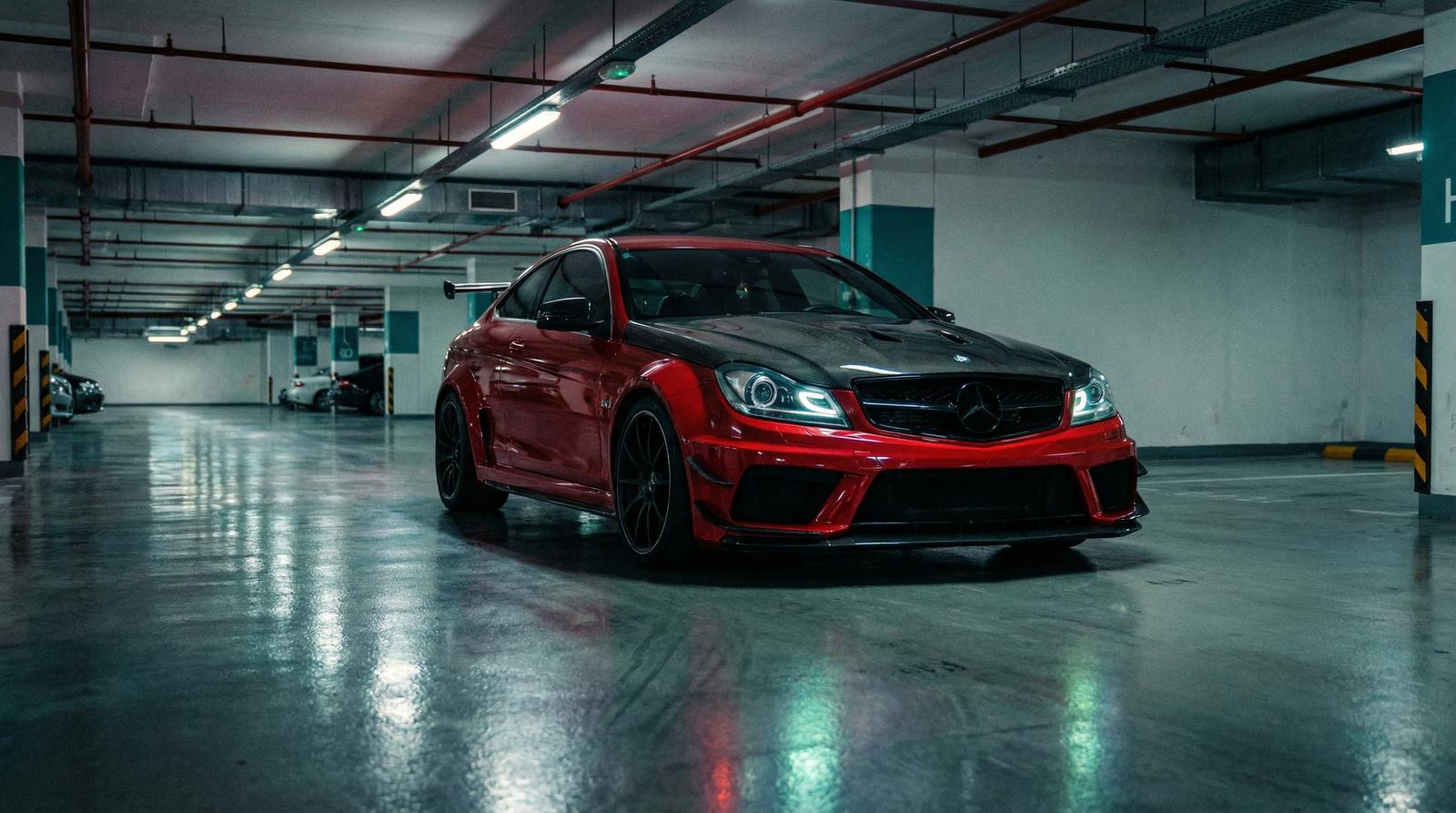 红莲社区改装视频 - AMG C63宽体改装视频演示